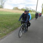 Bei gutem Wetter und mitunter fiesem Wind rollen die Teilnehmer durch den Spreewald